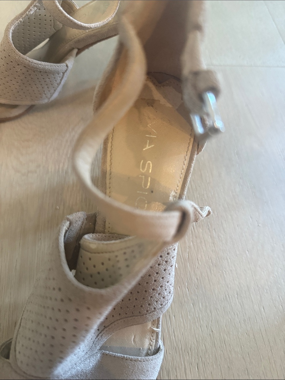 Via Spiga Suede Cutout Ankle  Heel sz 6 - Picture 5 of 7